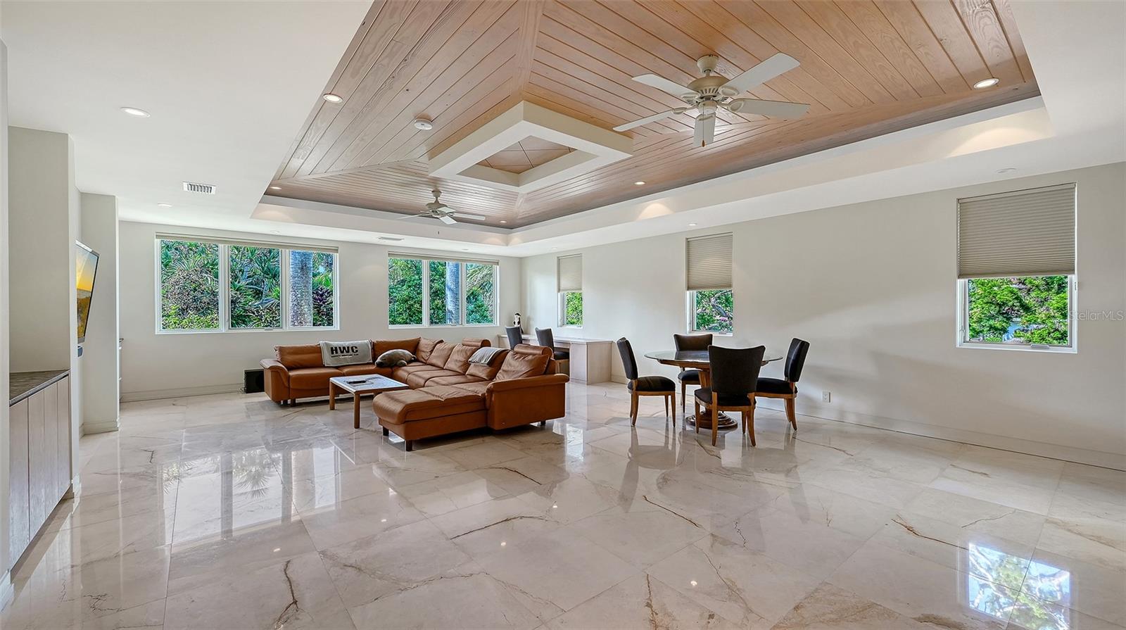 Image 48 of 100 For 510 Harbor Gate Way