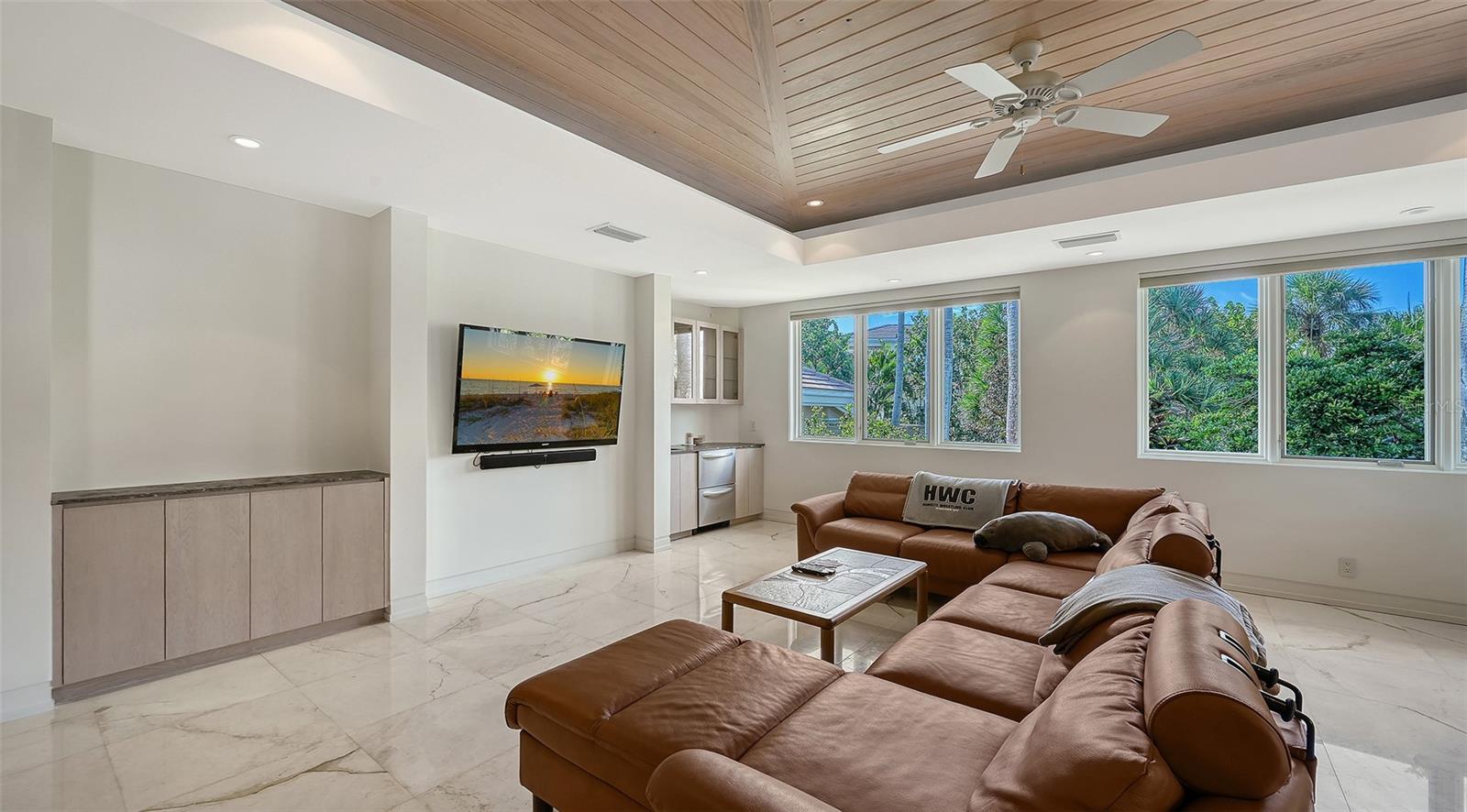 Image 50 of 100 For 510 Harbor Gate Way