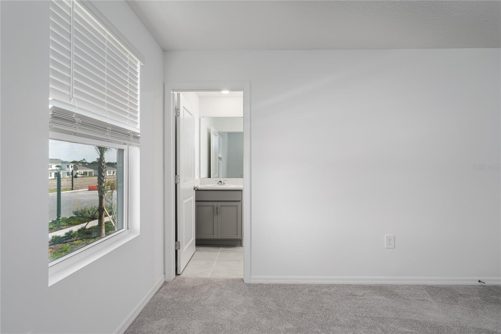 Image 13 of 24 For 14052 Textile Run