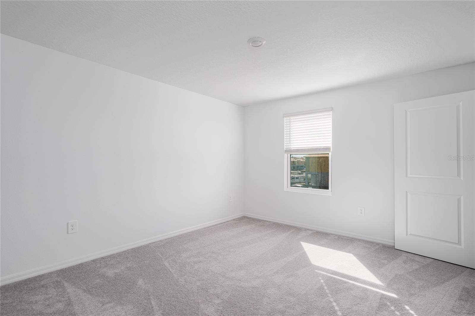 Image 15 of 24 For 14052 Textile Run