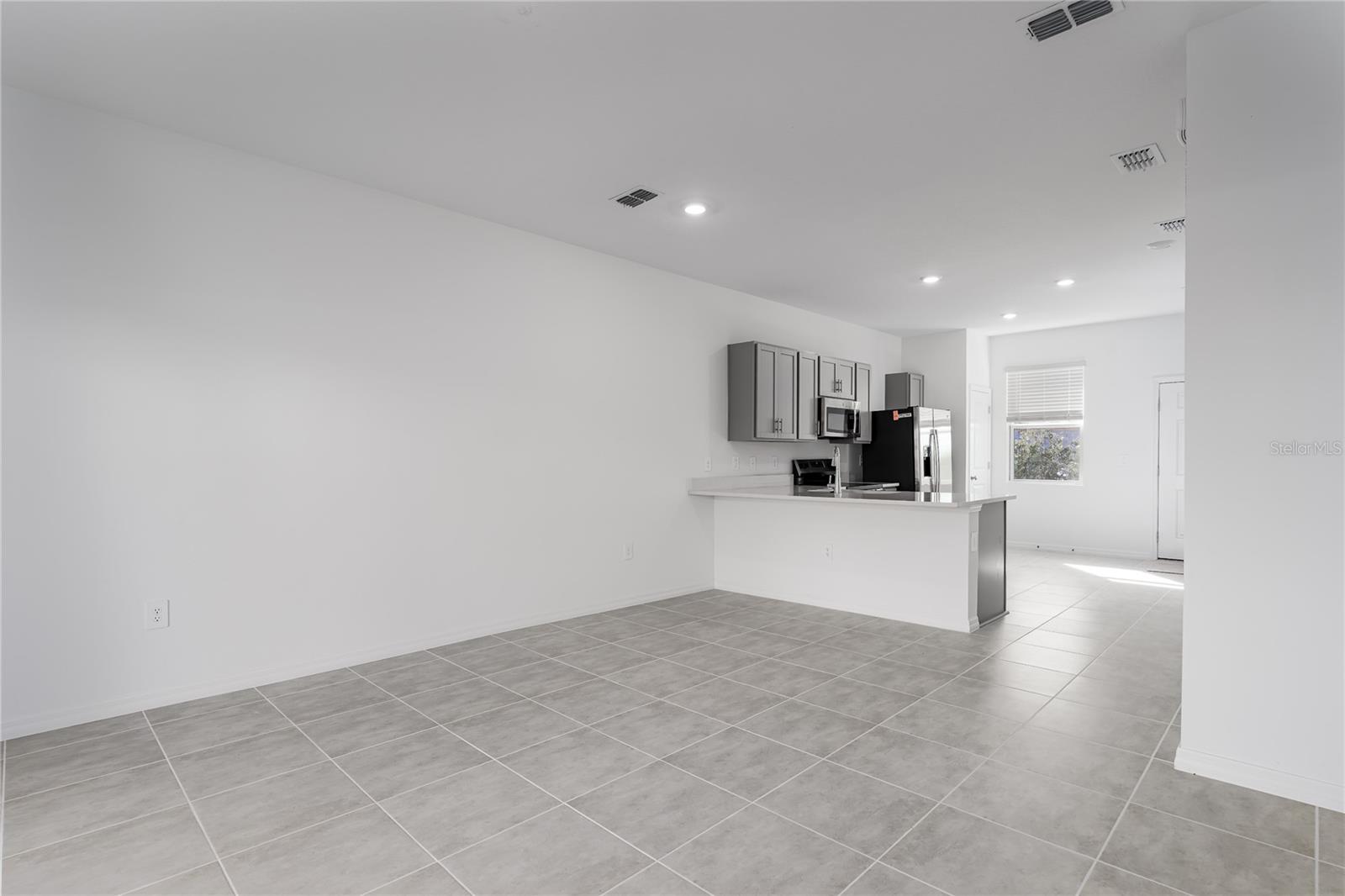 Image 9 of 24 For 14052 Textile Run