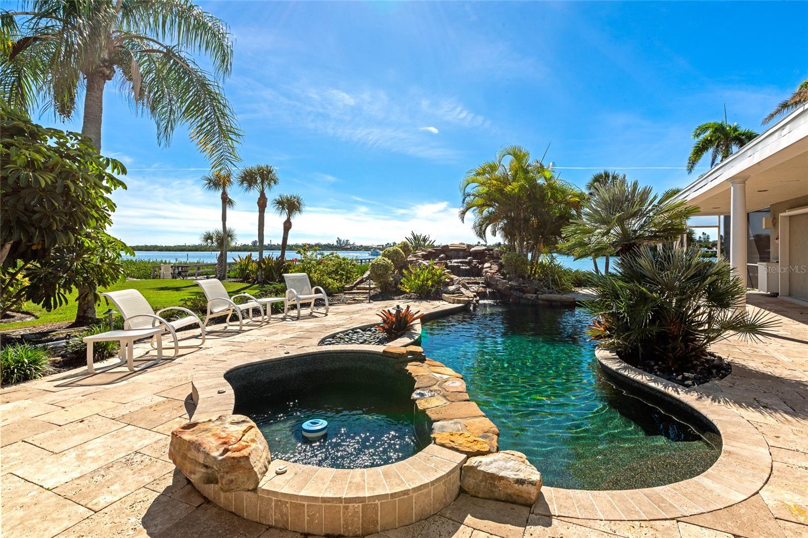 Image 2 of 50 For 431 Yacht Harbor Drive