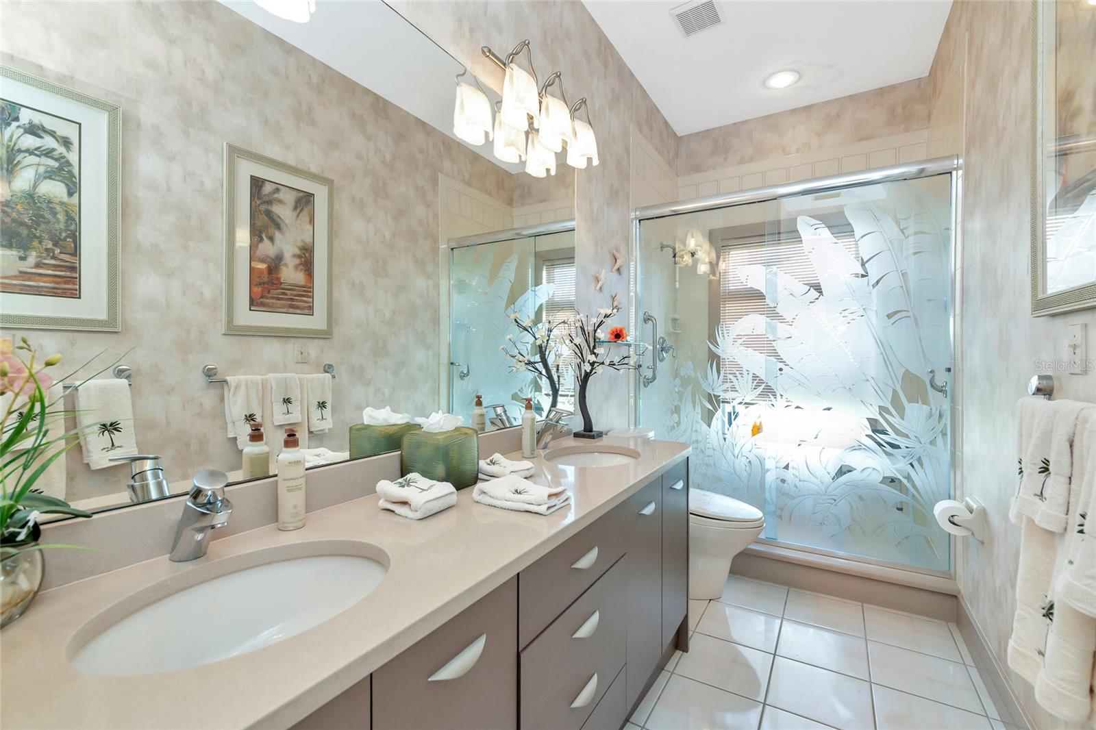 Image 23 of 50 For 431 Yacht Harbor Drive