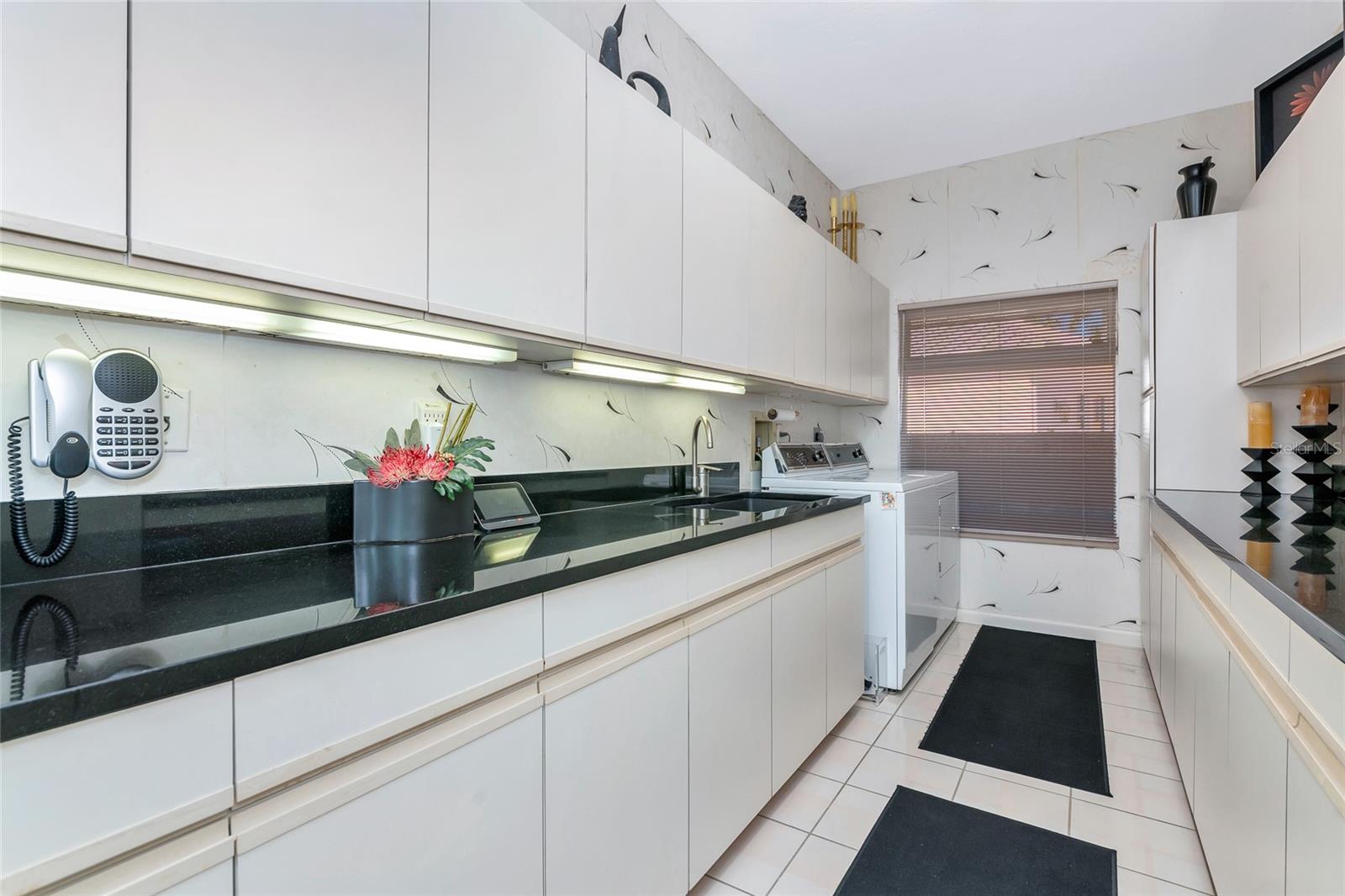 Image 25 of 50 For 431 Yacht Harbor Drive