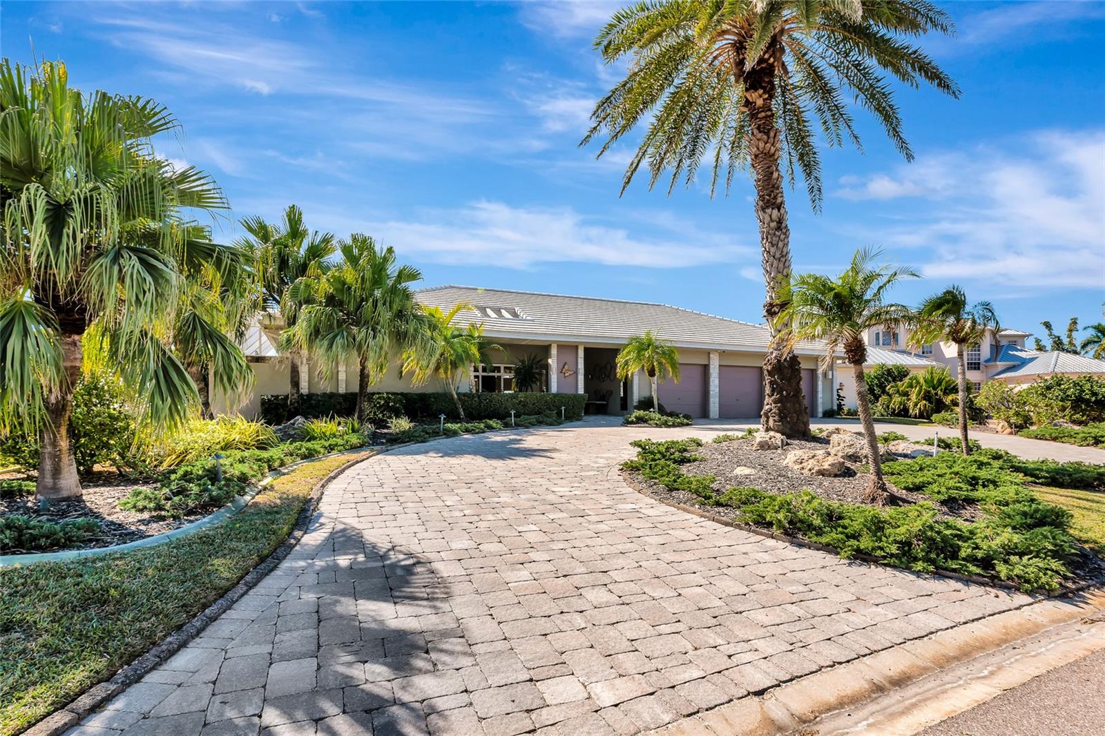 Image 36 of 50 For 431 Yacht Harbor Drive