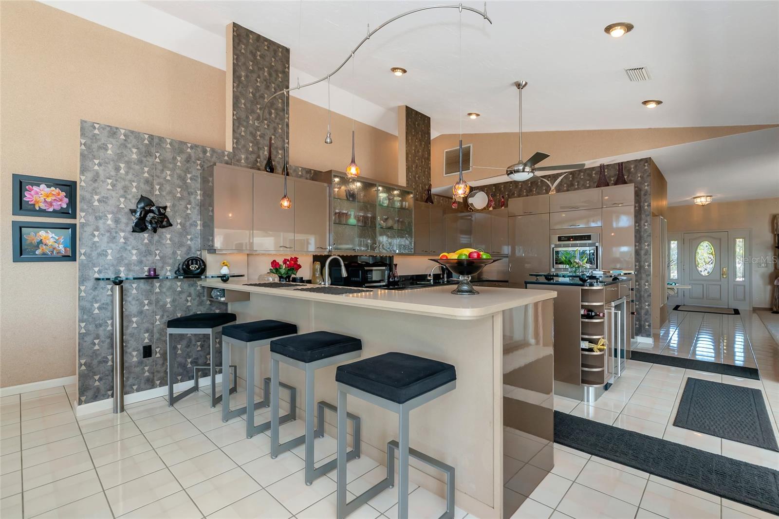 Image 8 of 50 For 431 Yacht Harbor Drive