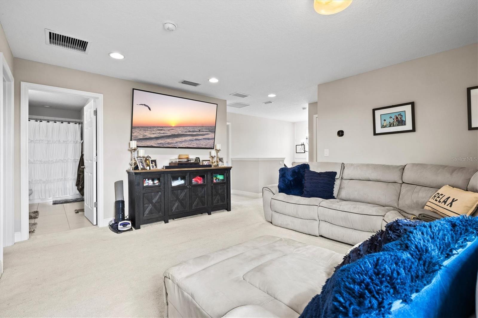 Image 29 of 100 For 5709 Silver Sun Drive