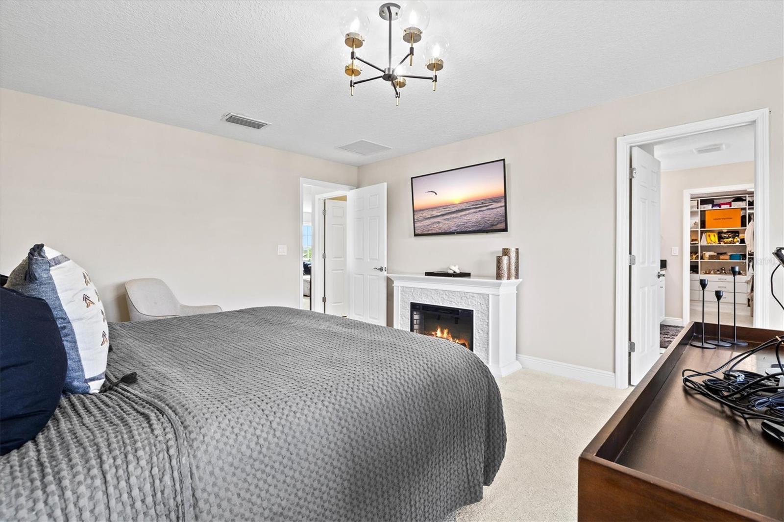 Image 32 of 100 For 5709 Silver Sun Drive