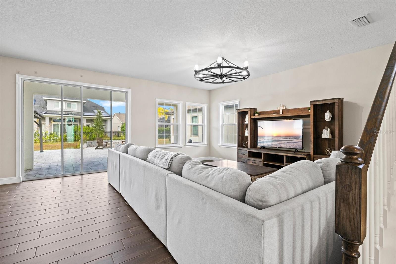 Image 8 of 100 For 5709 Silver Sun Drive