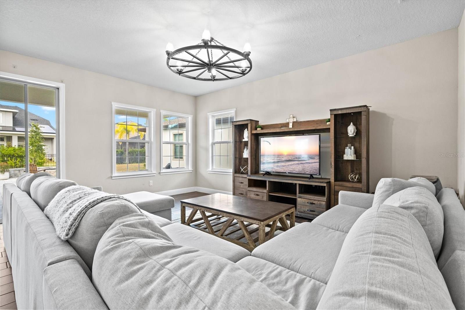 Image 9 of 100 For 5709 Silver Sun Drive