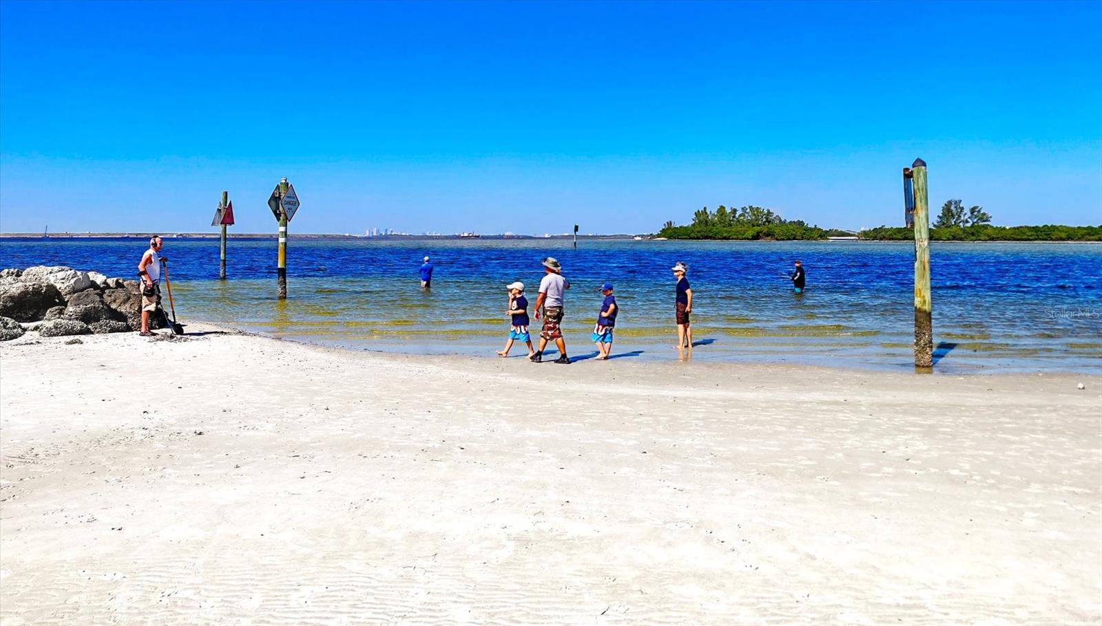 Image 90 of 100 For 5709 Silver Sun Drive