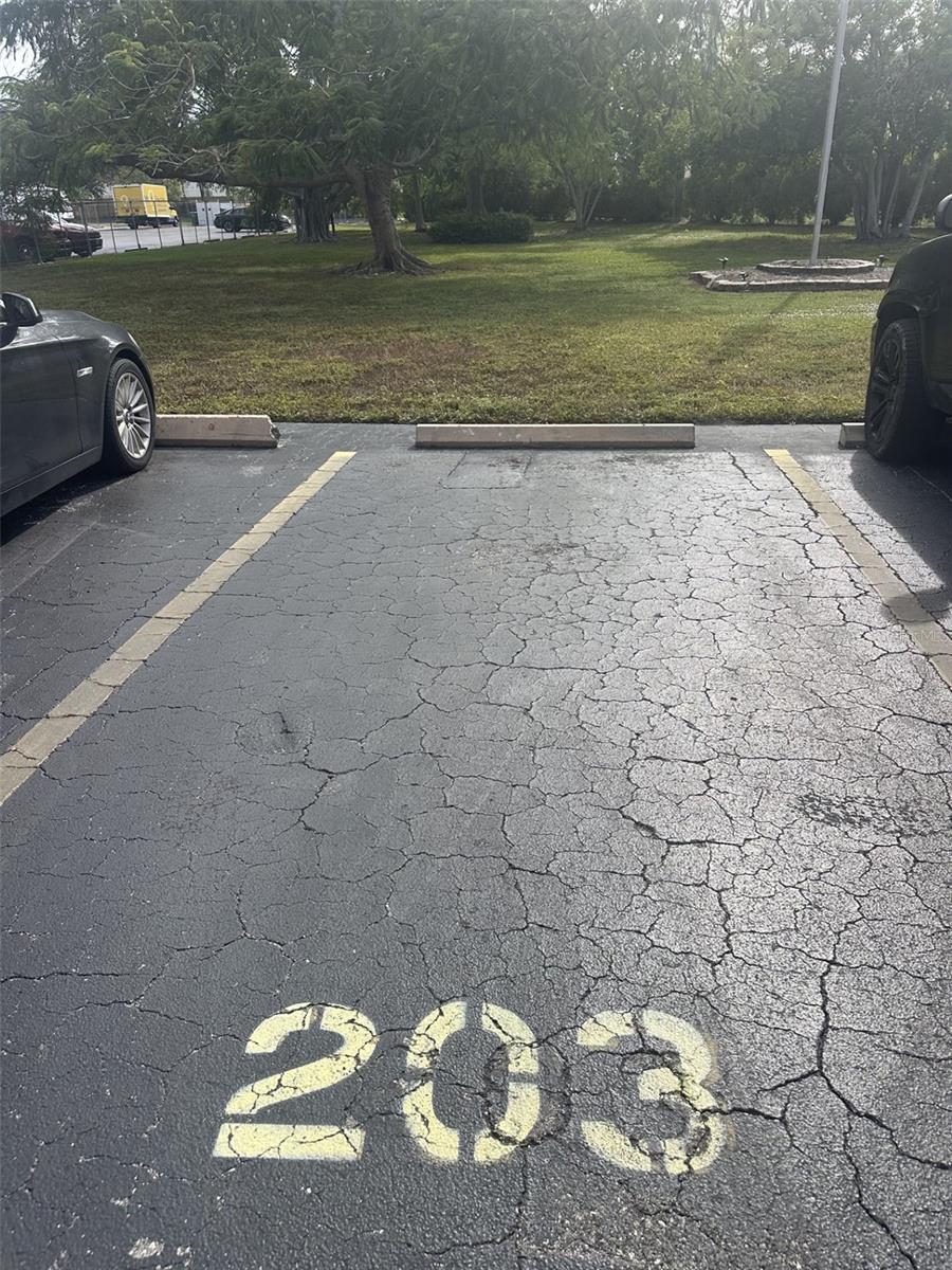 Image 3 of 9 For 4037 Lake Bayshore Drive 203