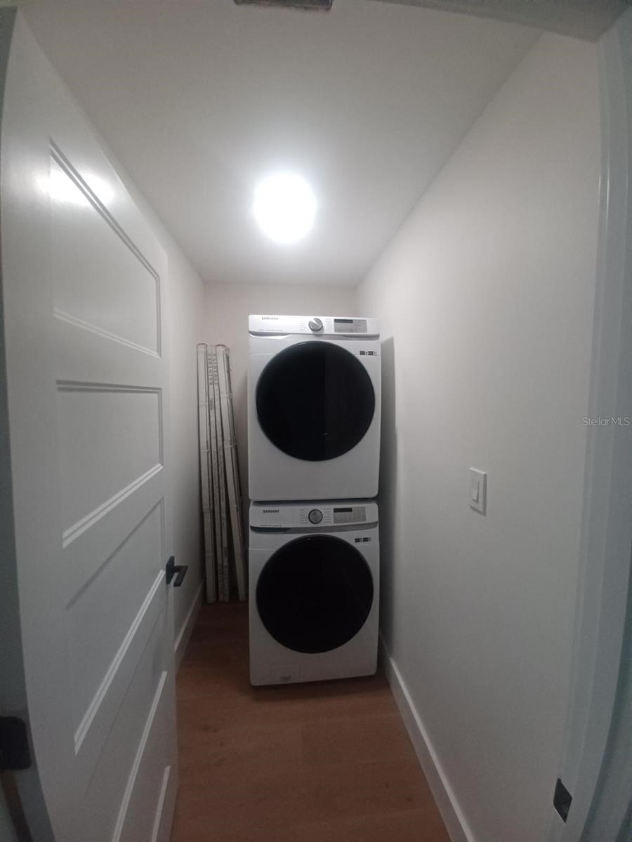 Image 21 of 39 For 1833 Pandora Drive