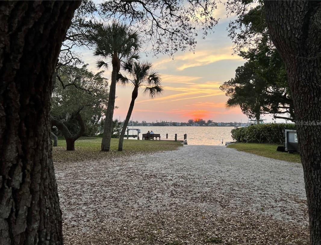 Image 22 of 39 For 1833 Pandora Drive