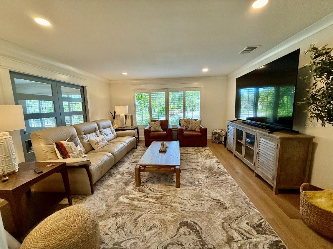 Image 4 of 39 For 1833 Pandora Drive