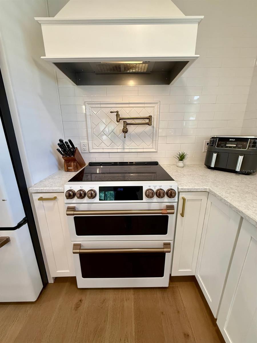 Image 8 of 39 For 1833 Pandora Drive