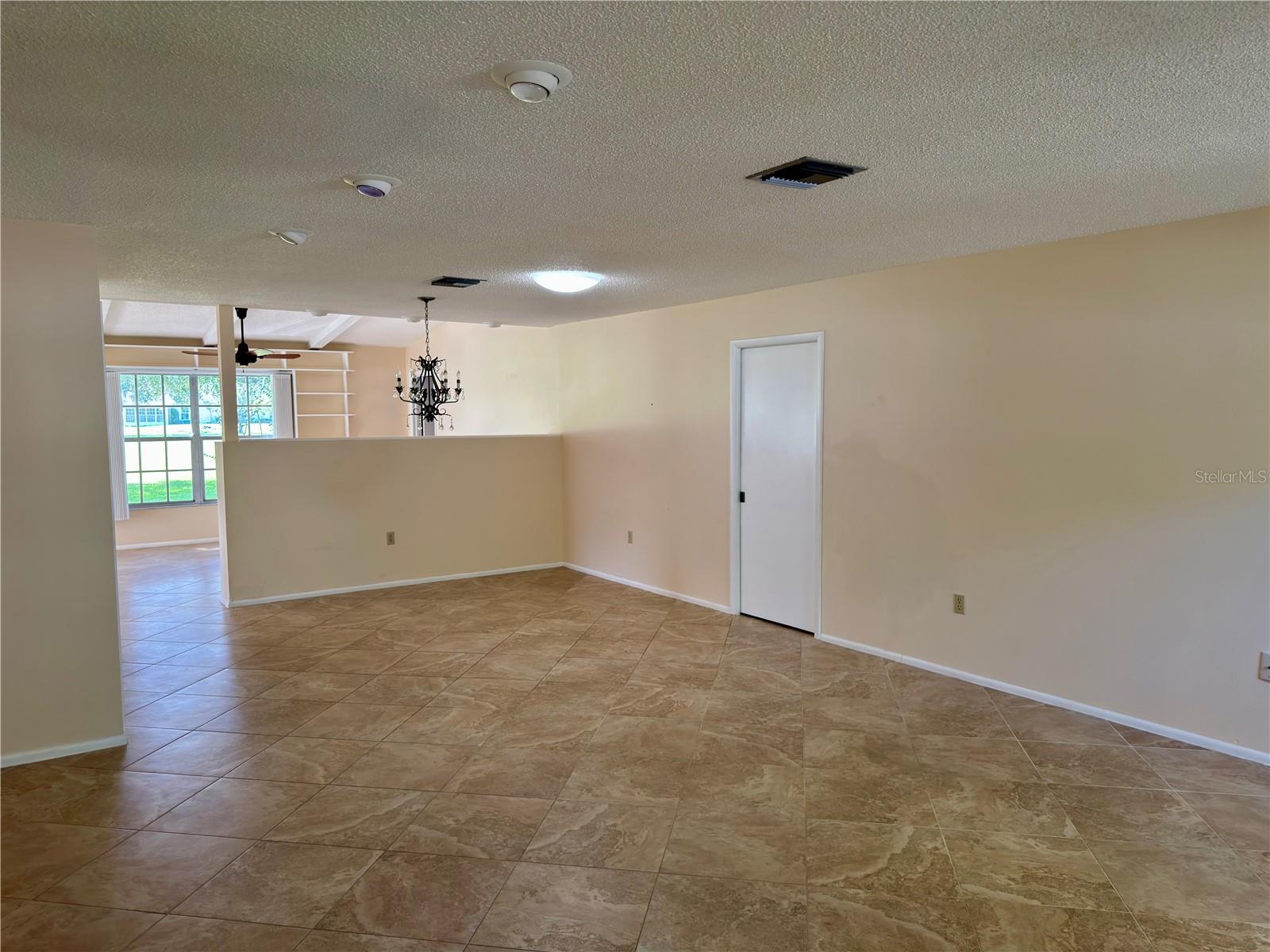 Image 4 of 50 For 3966 Oakhurst Boulevard 3103