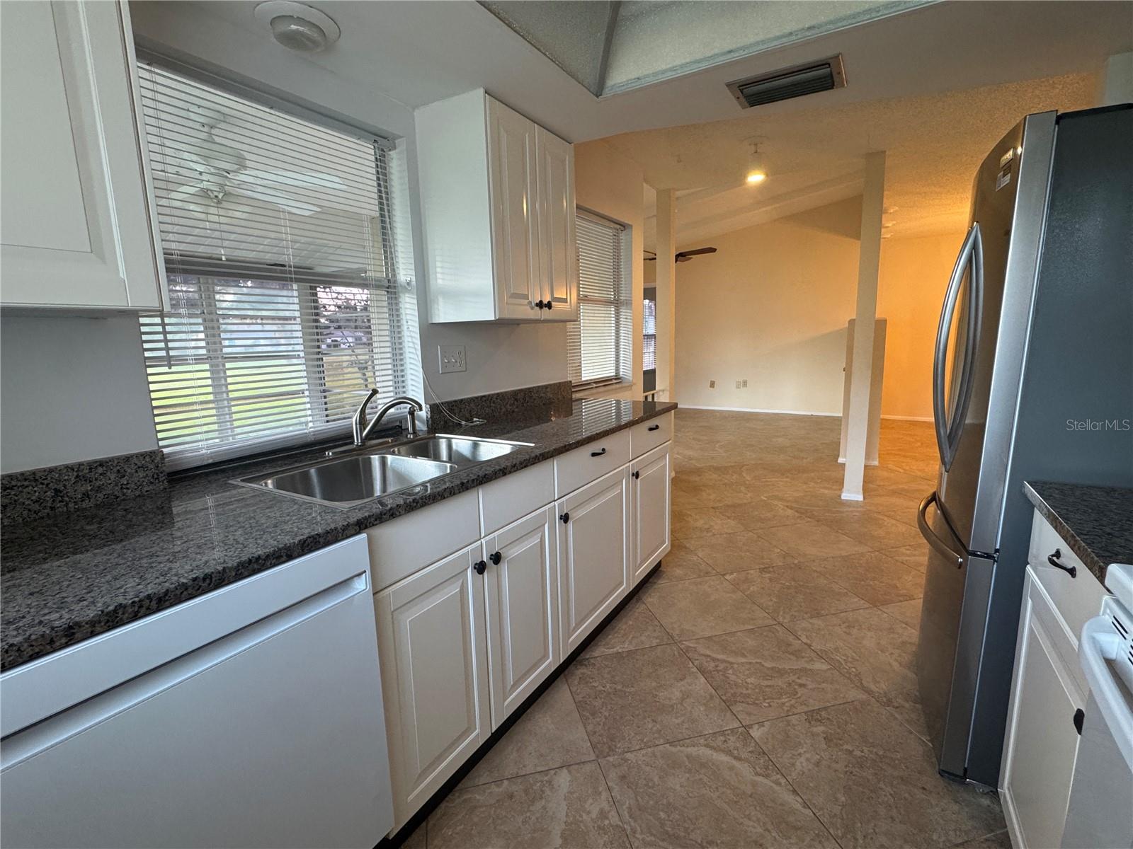 Image 41 of 50 For 3966 Oakhurst Boulevard 3103