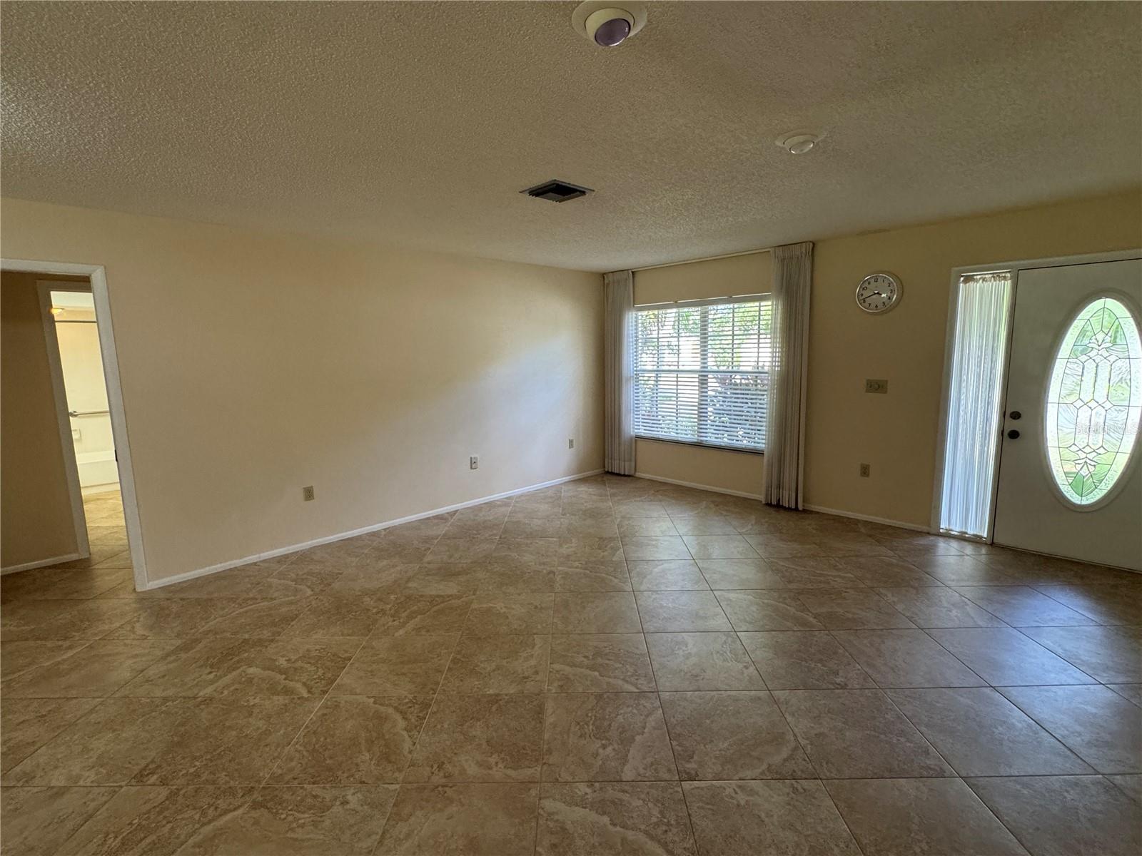 Image 6 of 50 For 3966 Oakhurst Boulevard 3103