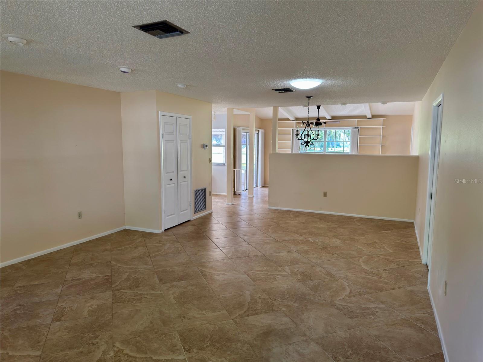 Image 9 of 50 For 3966 Oakhurst Boulevard 3103