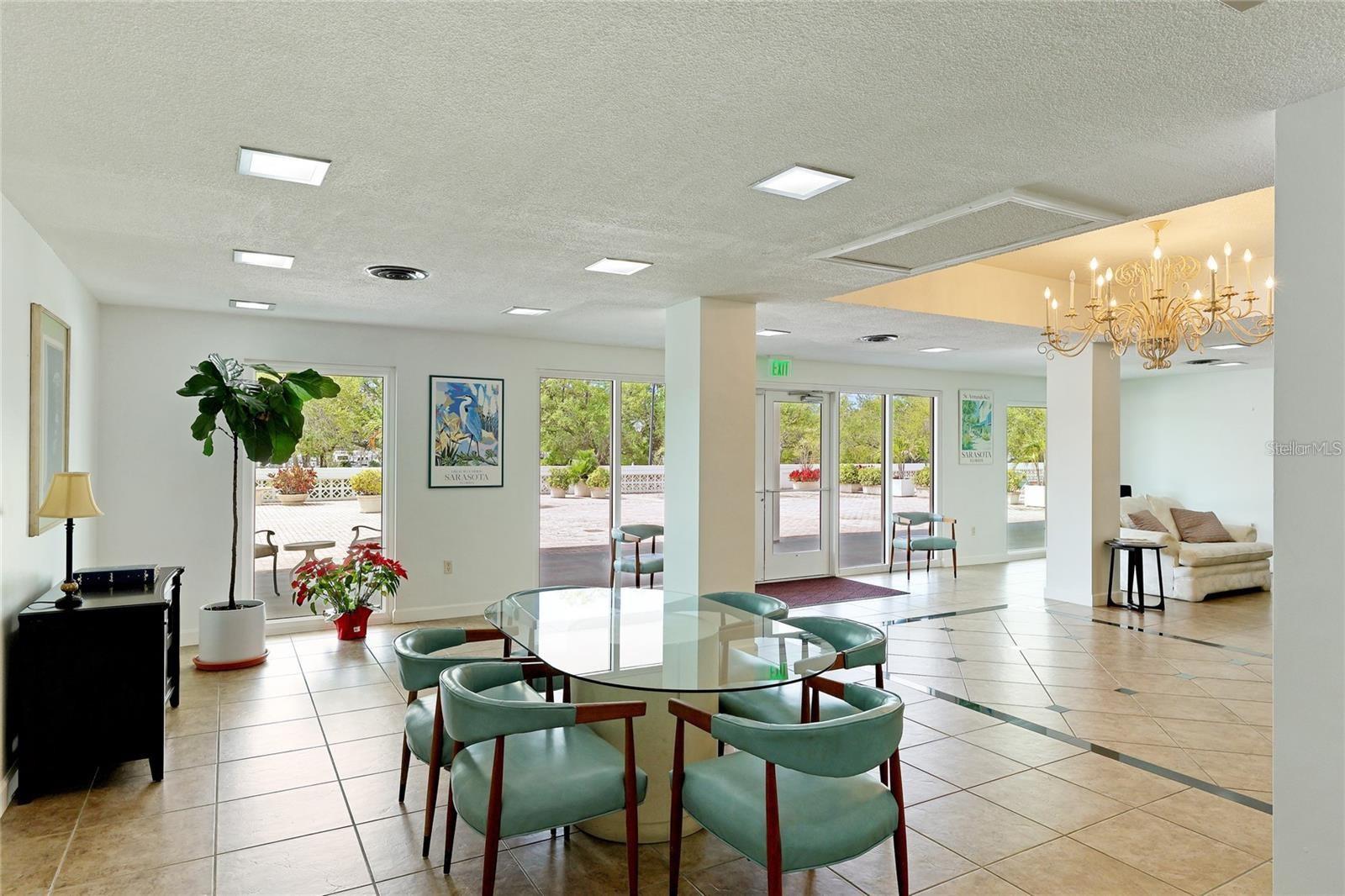 Image 19 of 36 For 33 Gulfstream Avenue 307