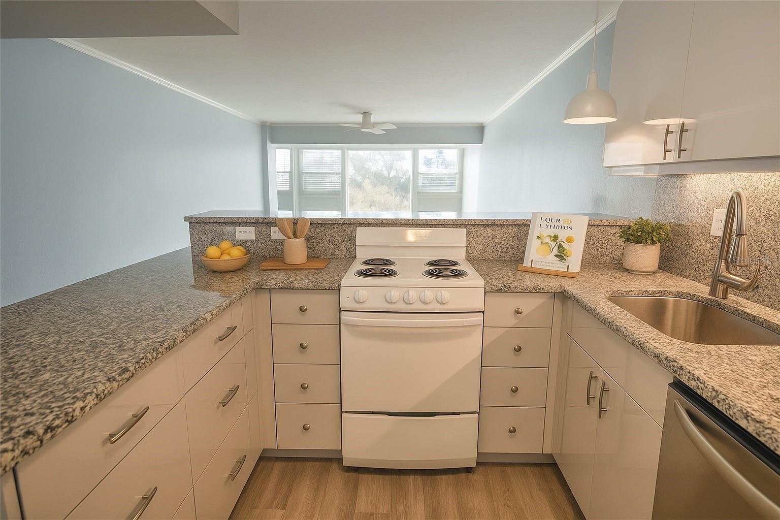 Image 9 of 36 For 33 Gulfstream Avenue 307