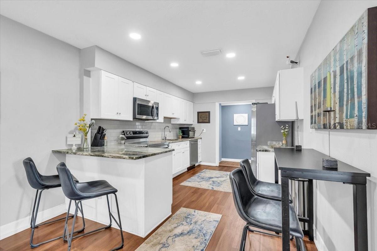 Image 11 of 59 For 719 35th Street W