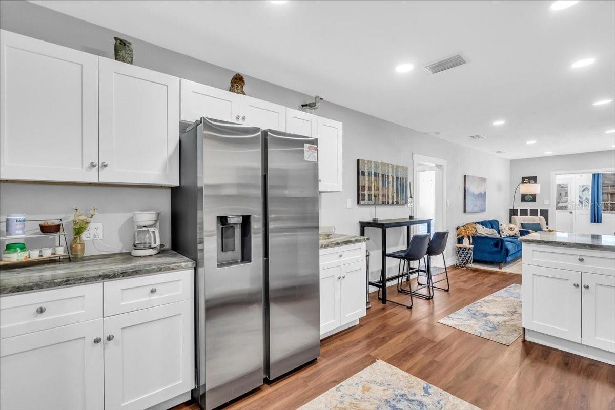 Image 15 of 59 For 719 35th Street W