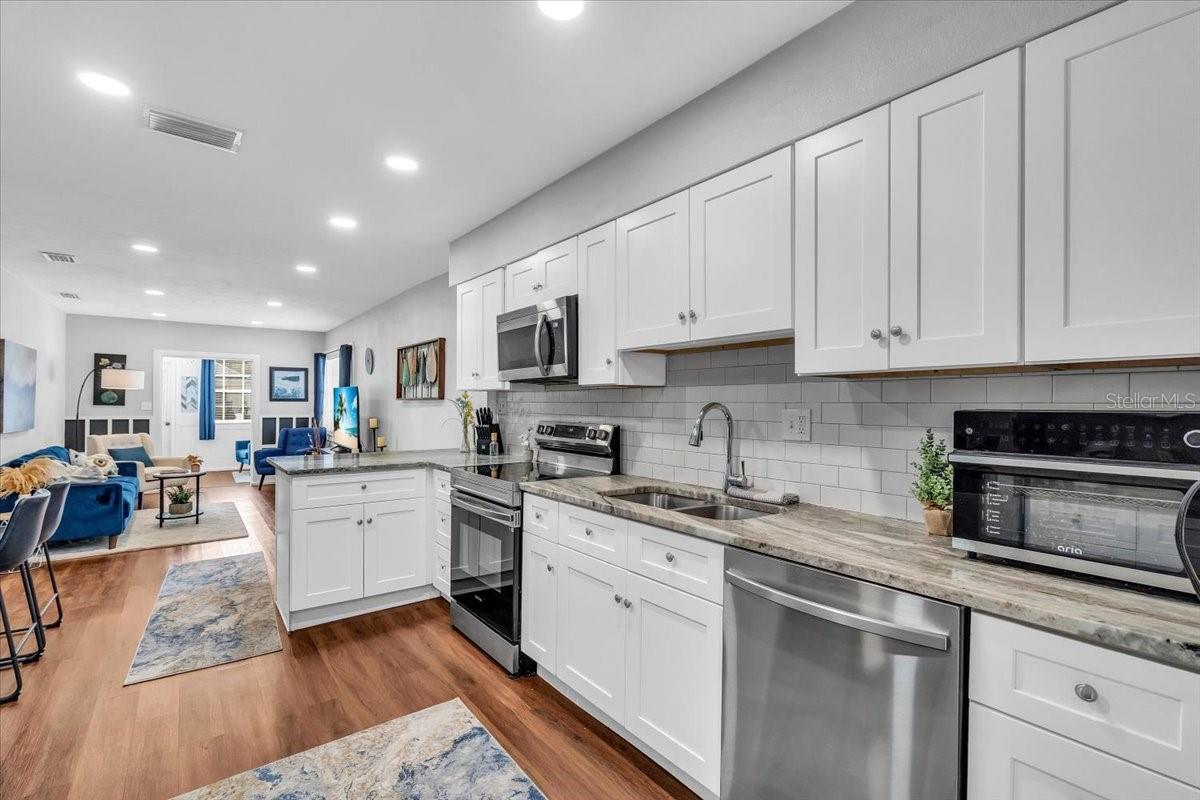 Image 17 of 59 For 719 35th Street W