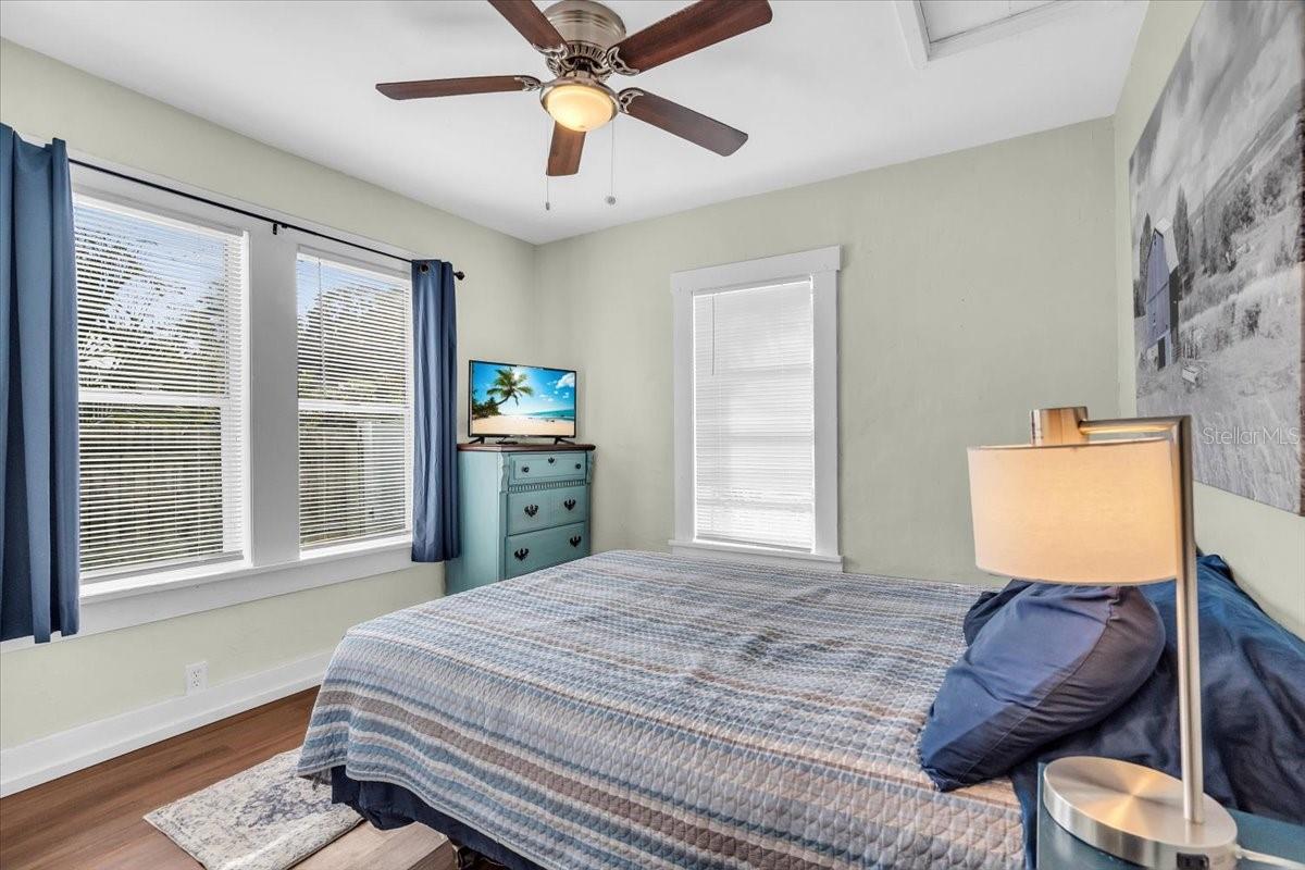 Image 20 of 59 For 719 35th Street W