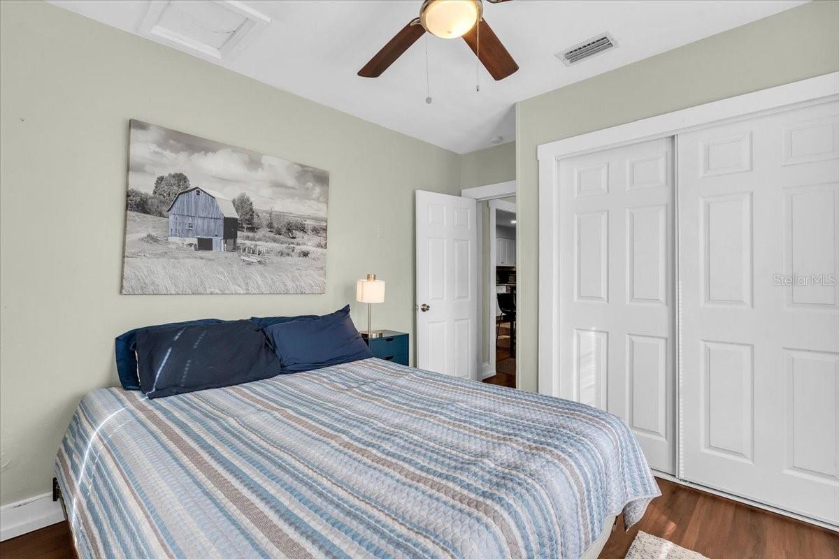 Image 21 of 59 For 719 35th Street W