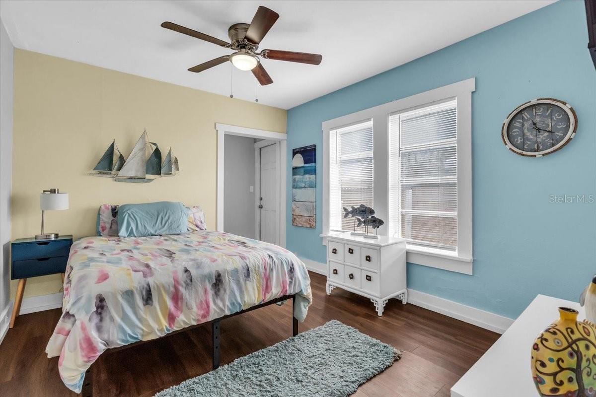 Image 24 of 59 For 719 35th Street W