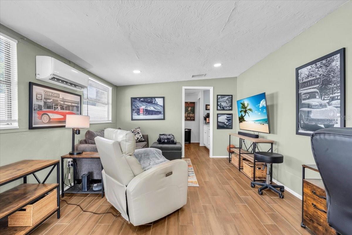 Image 29 of 59 For 719 35th Street W