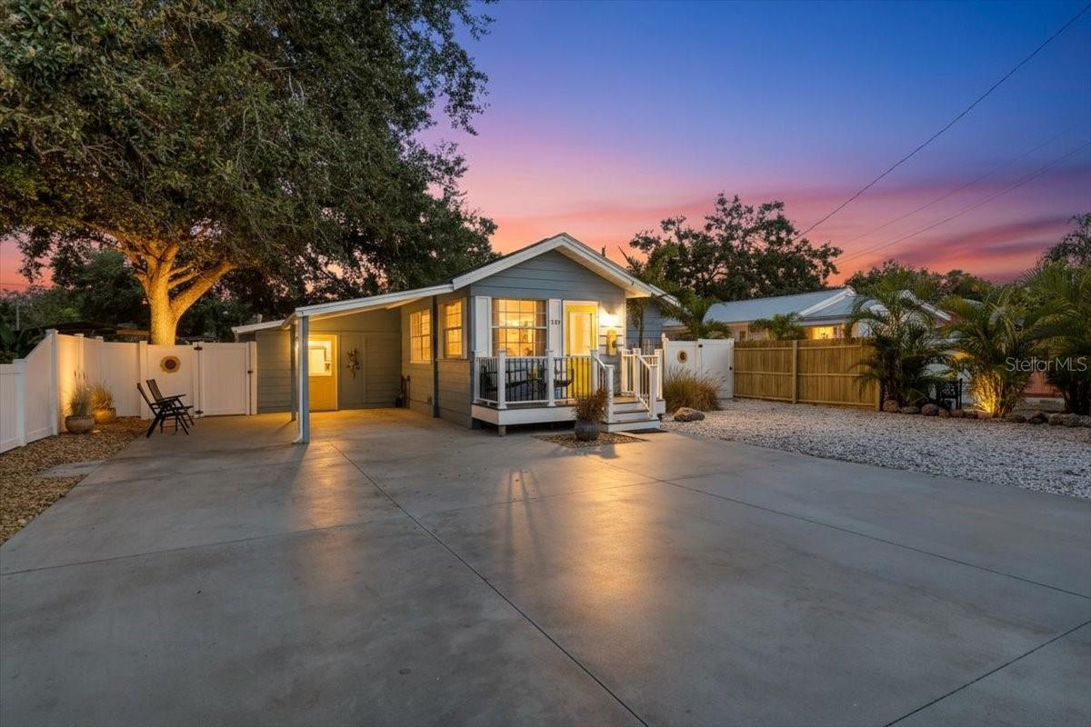 Image 3 of 59 For 719 35th Street W