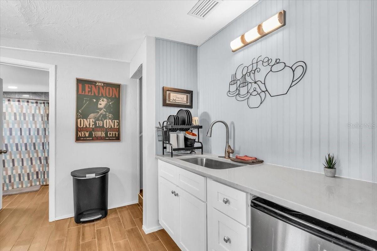 Image 31 of 59 For 719 35th Street W