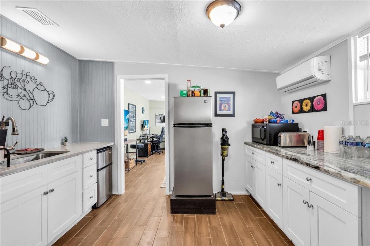 Image 32 of 59 For 719 35th Street W