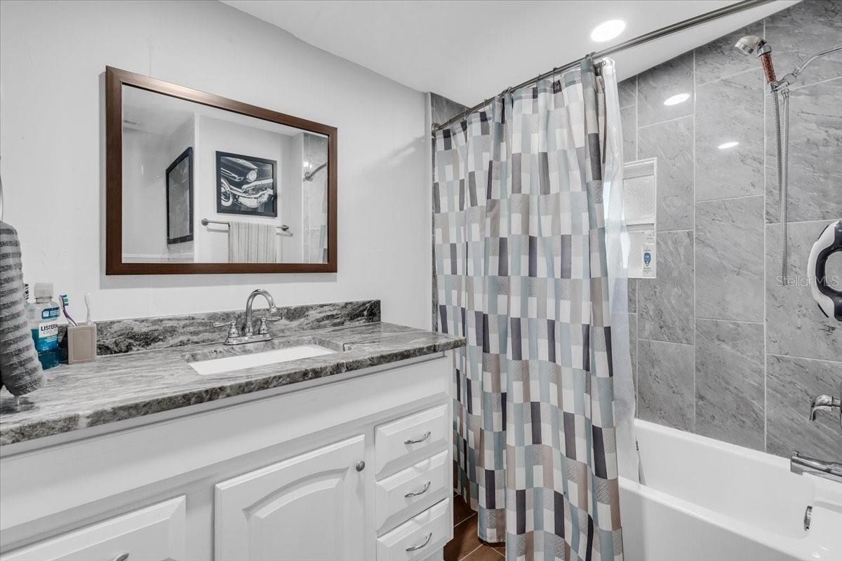 Image 34 of 59 For 719 35th Street W