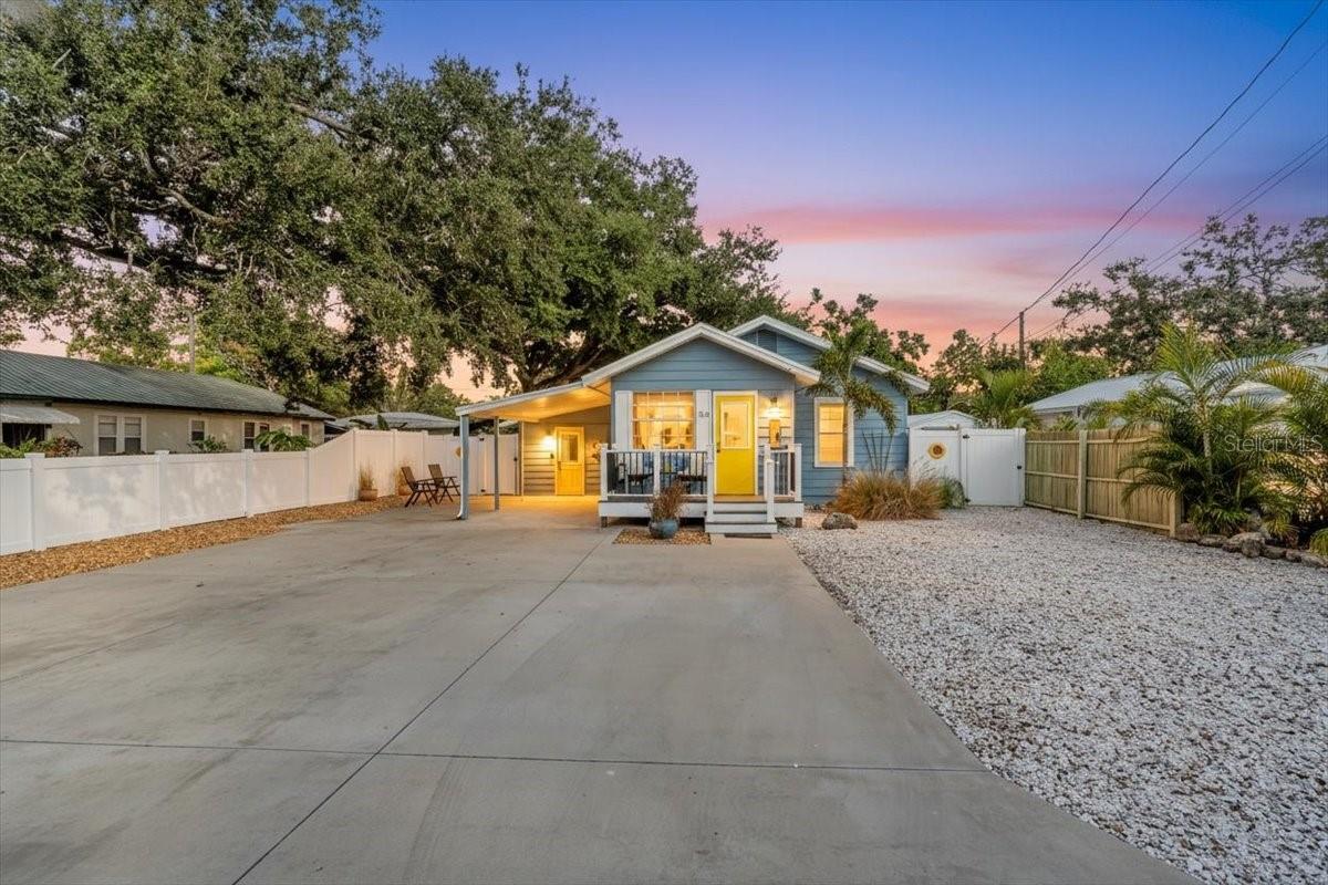 Image 4 of 59 For 719 35th Street W