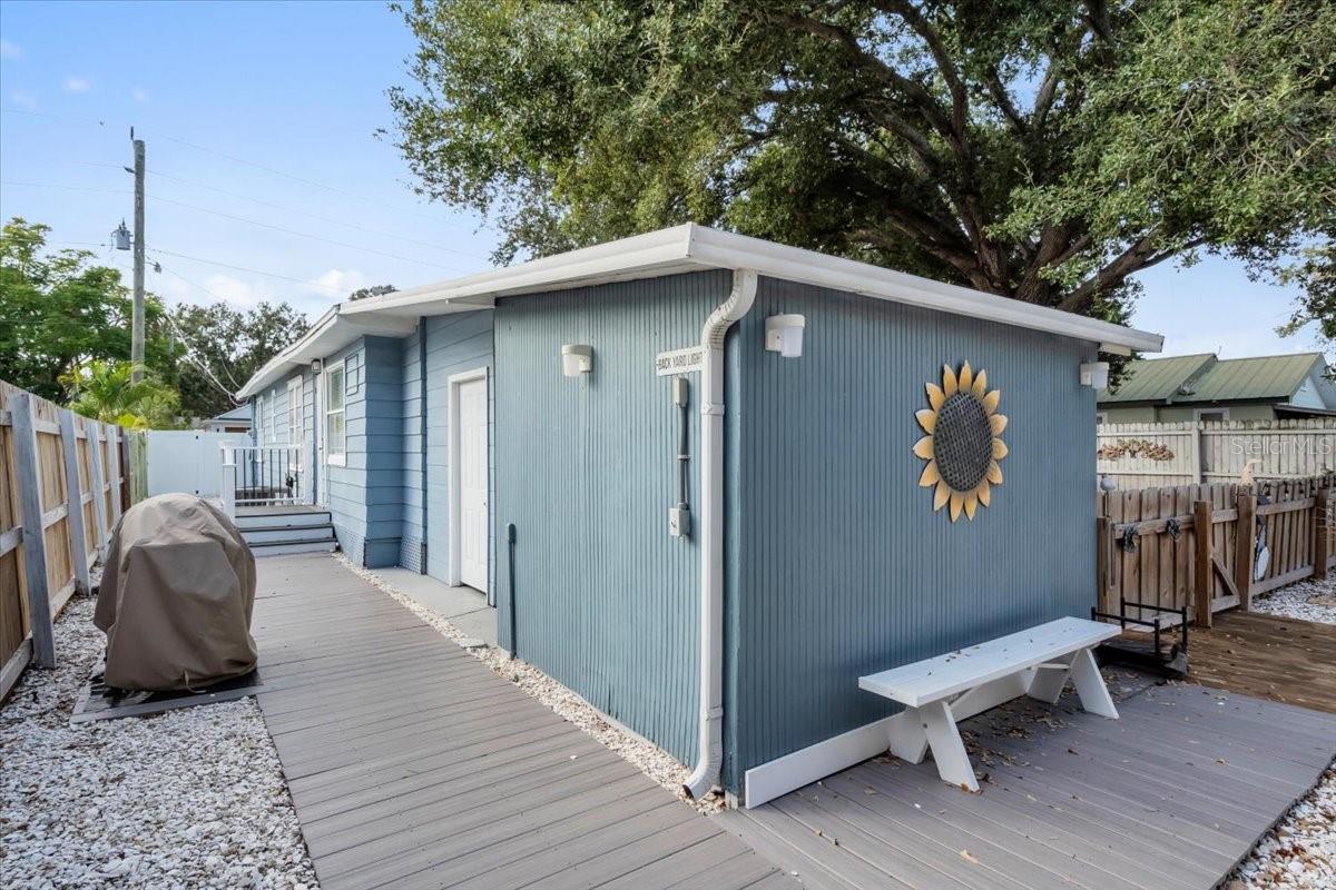 Image 42 of 59 For 719 35th Street W