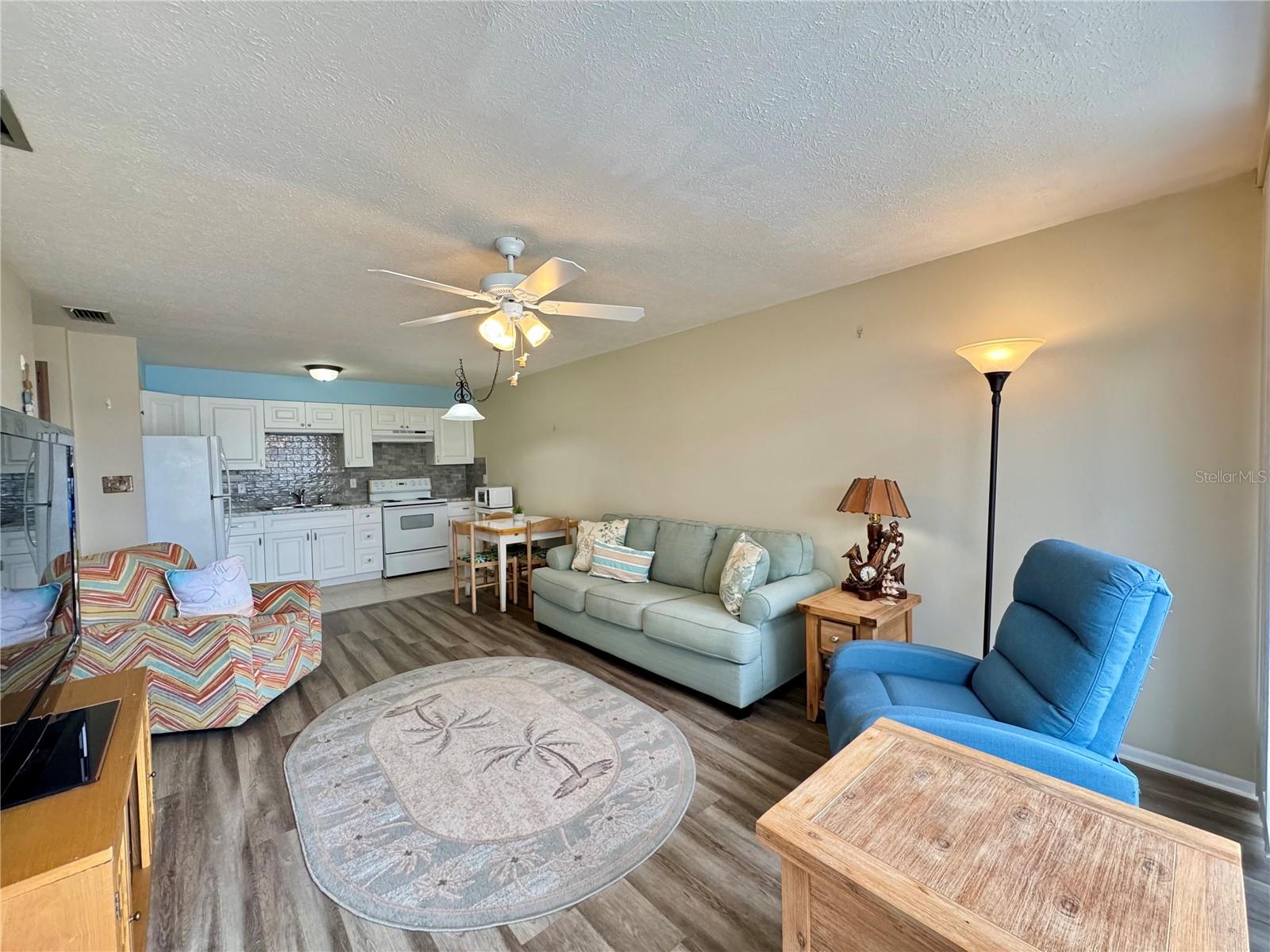 Image 3 of 31 For 4316 Tahitian Gardens Circle B