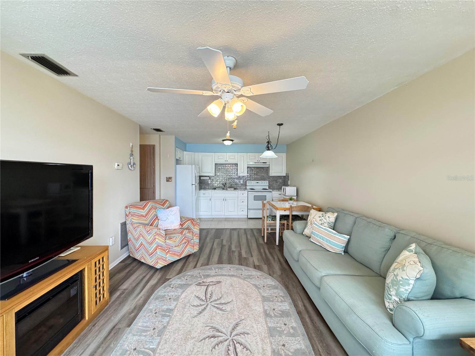 Image 5 of 31 For 4316 Tahitian Gardens Circle B