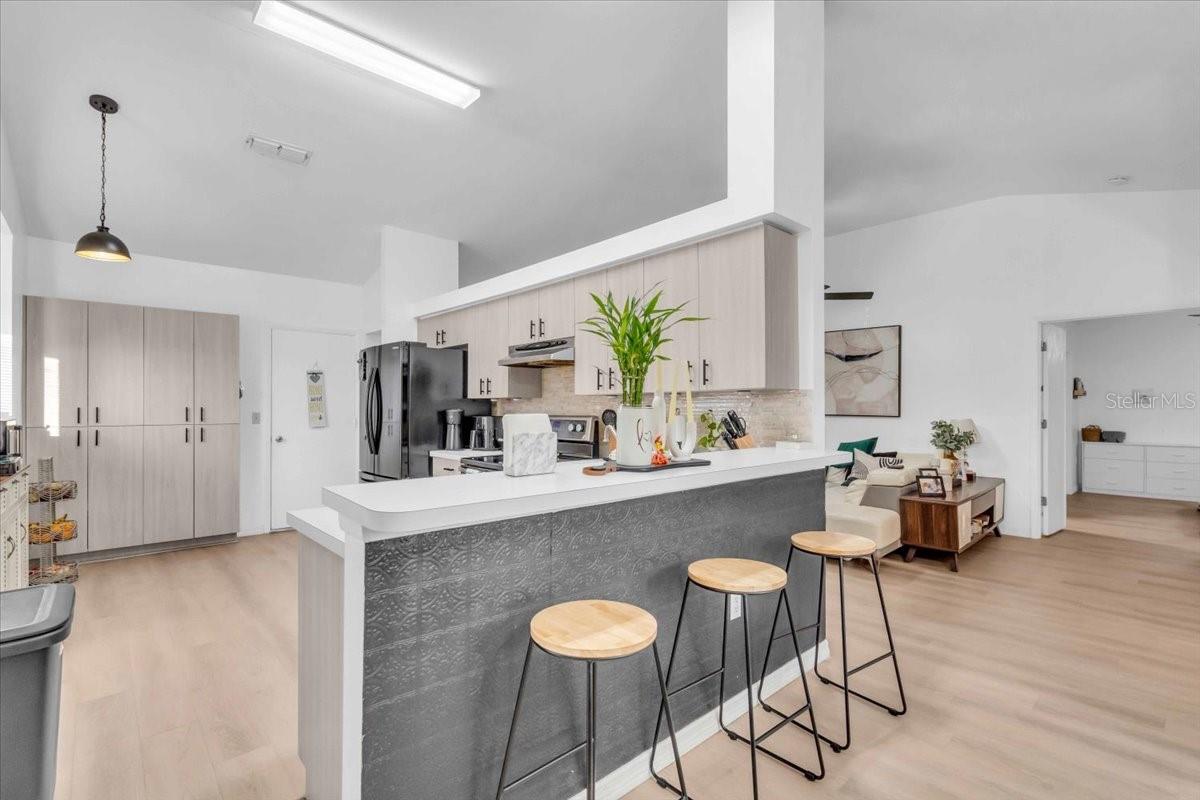 Image 11 of 28 For 510 45th Street E