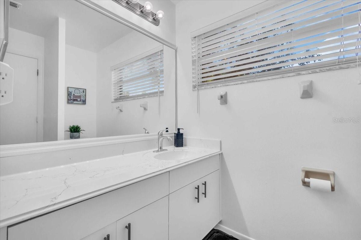 Image 15 of 28 For 510 45th Street E