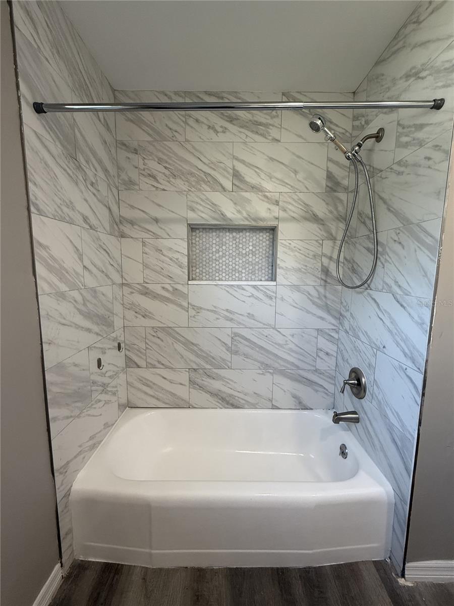 Image 17 of 27 For 2656 Bay Street