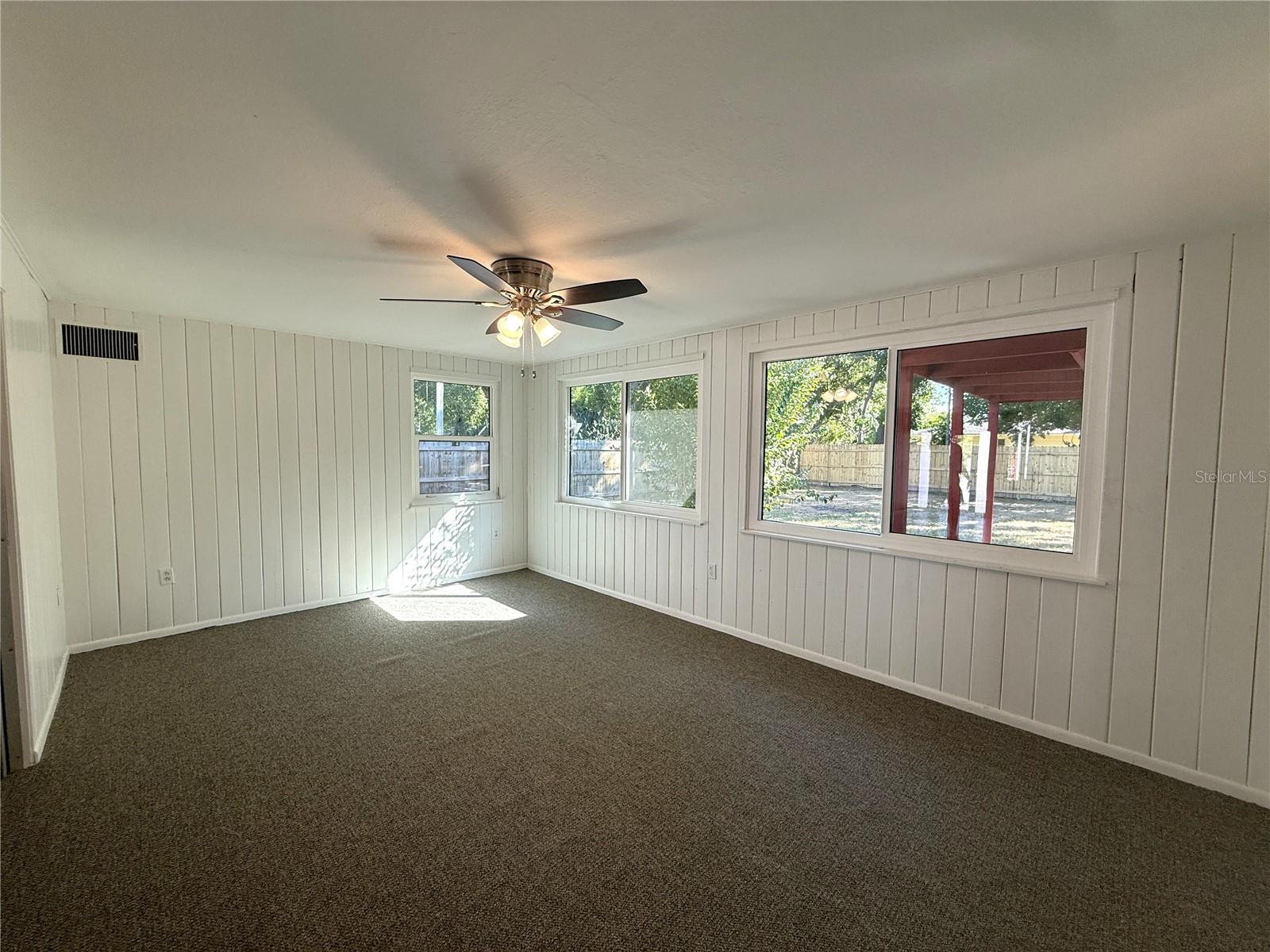 Image 18 of 27 For 2656 Bay Street