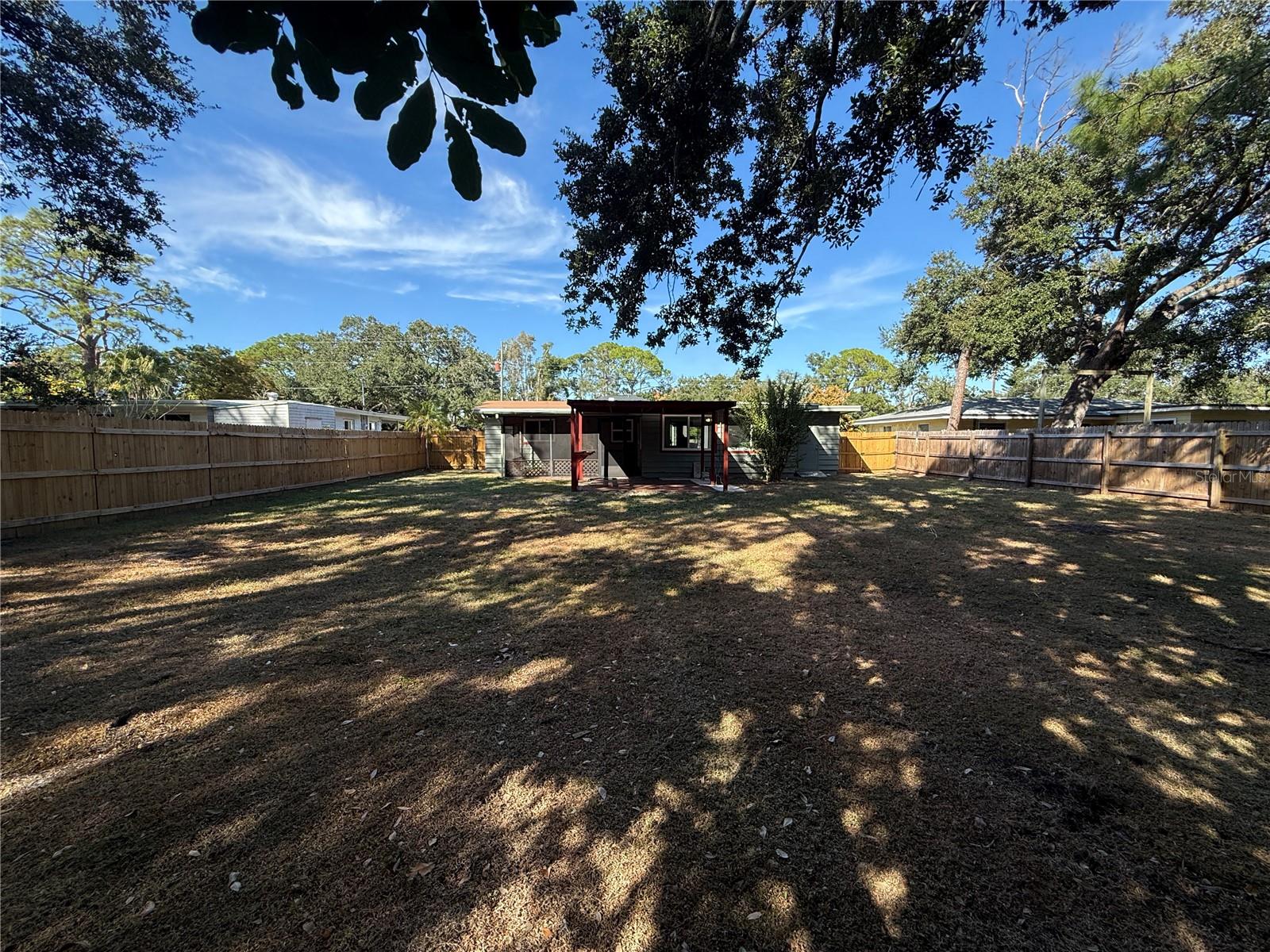 Image 22 of 27 For 2656 Bay Street