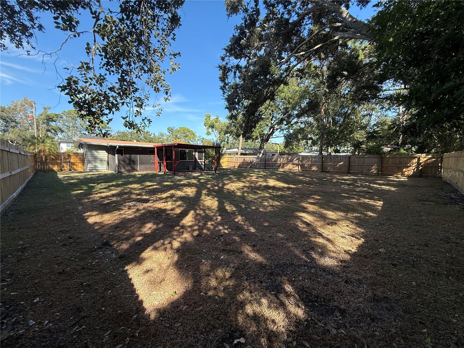 Image 23 of 27 For 2656 Bay Street