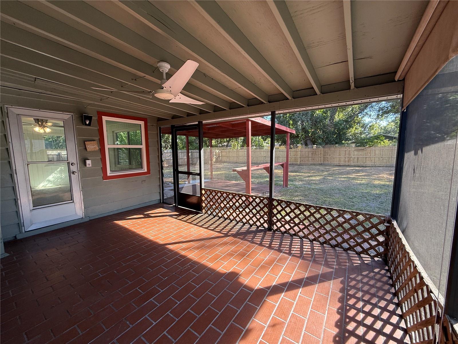 Image 24 of 27 For 2656 Bay Street