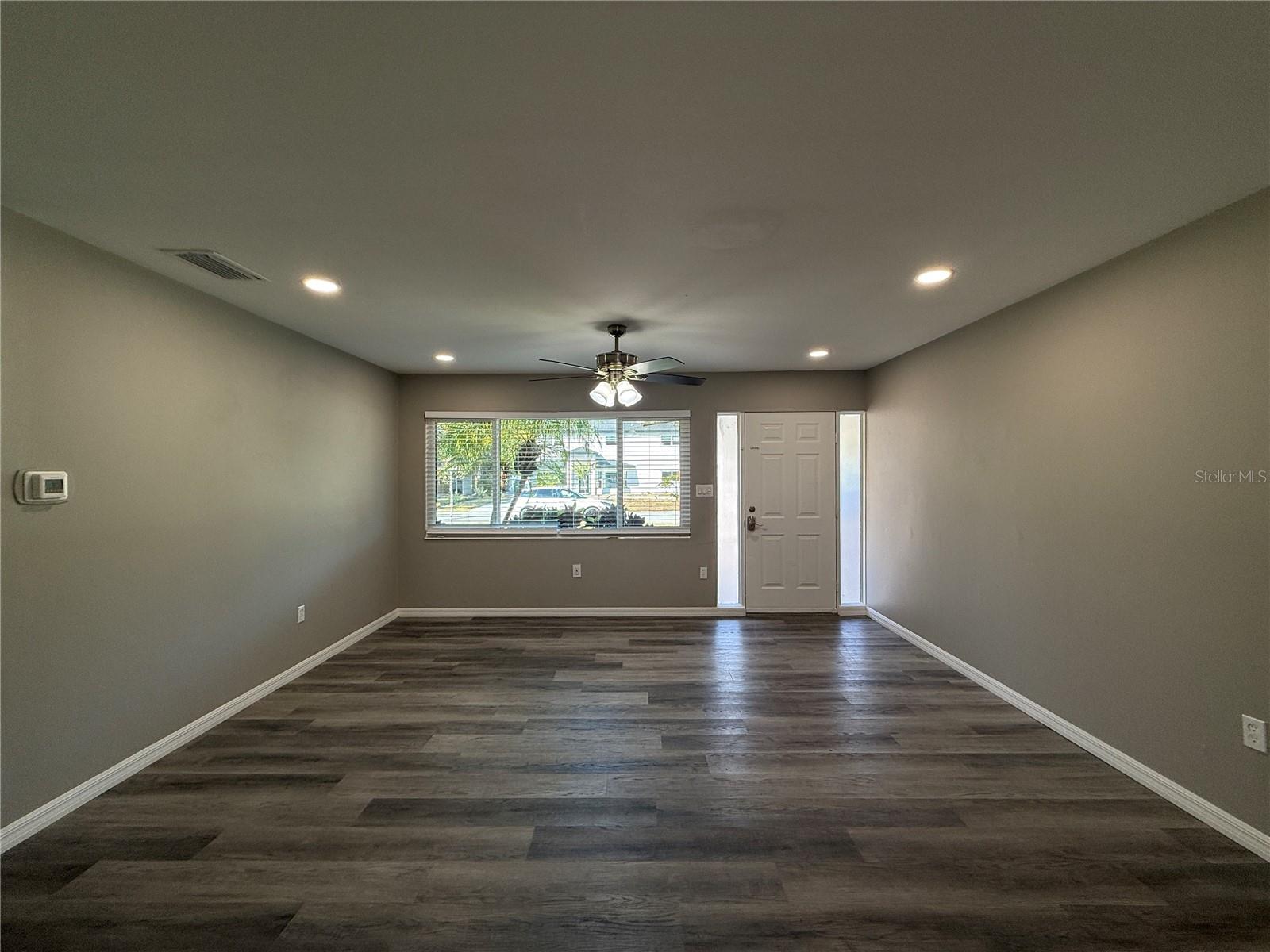 Image 6 of 27 For 2656 Bay Street