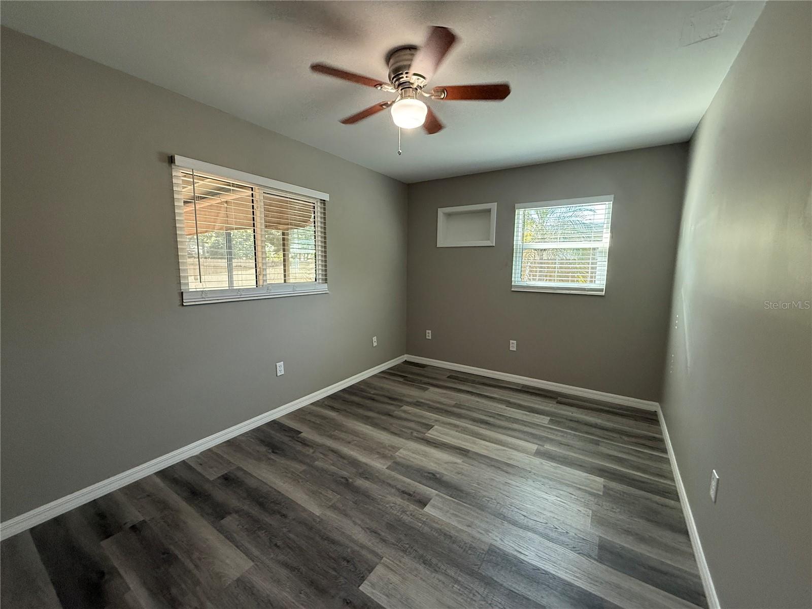 Image 9 of 27 For 2656 Bay Street